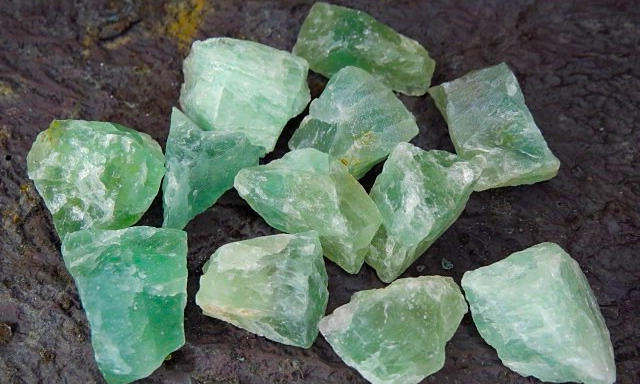 Fluoryt Leczniczy Magiczne Kamienie Kamienie Duchowe Kamień Minerał Właściwości Naszyjnik Wisiorek