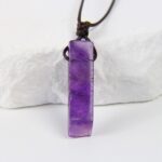Naszyjnik z ametystem geometrycznym – spokój i intuicja