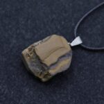 Naszyjnik z kwarcem tygrysie oko – naturalny – odwaga i pewność siebie